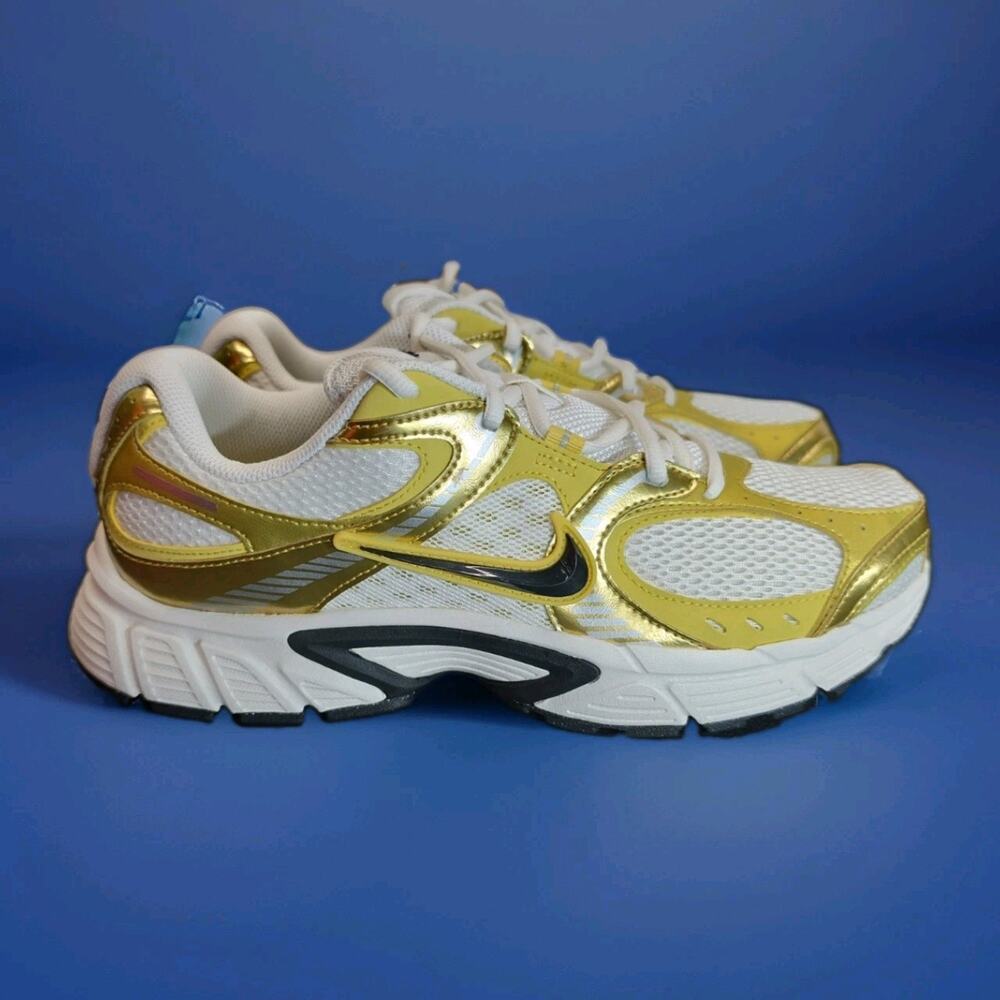 Size 10 - Nike V5 RNR Sail Buff Gold